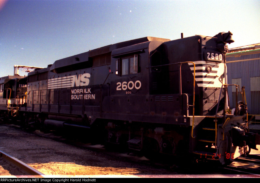 NS 2600